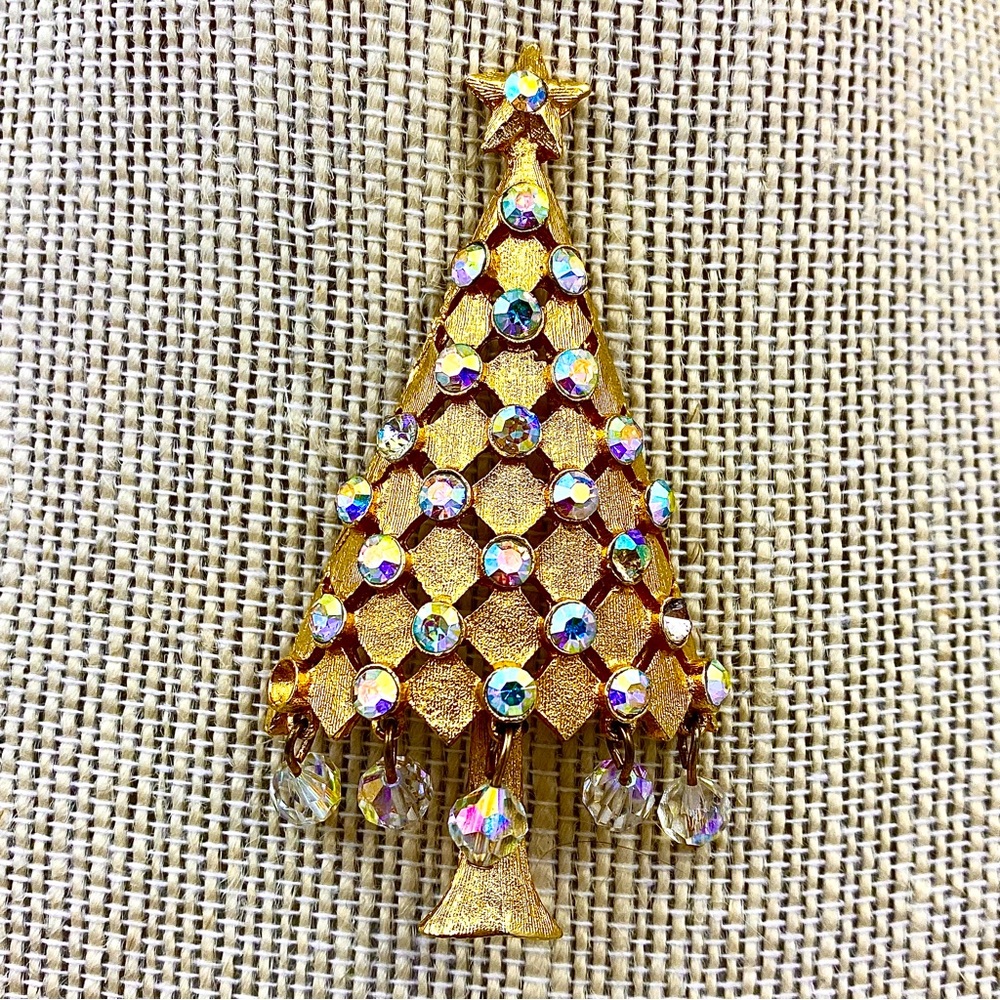MYLU Vintage Christmas Tree Brooch With Hanging Crystals